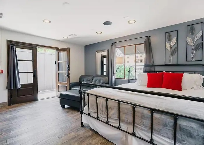 Cuvee - 2 Units - Mins To Entertainment District