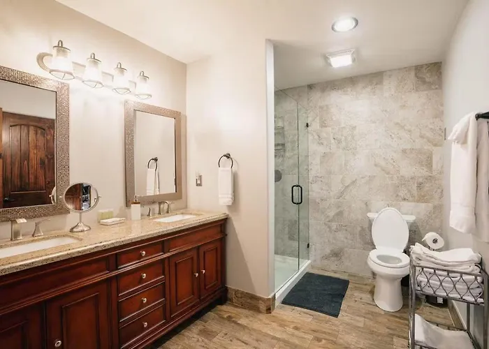 Holiday home Cuvee - 2 Units - Mins To Entertainment District *