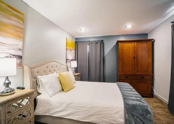 Cuvee - 2 Units - Mins To Entertainment District Holiday home