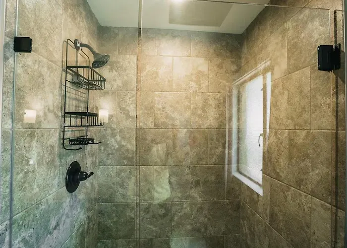 Cuvee - 2 Units - Mins To Entertainment District